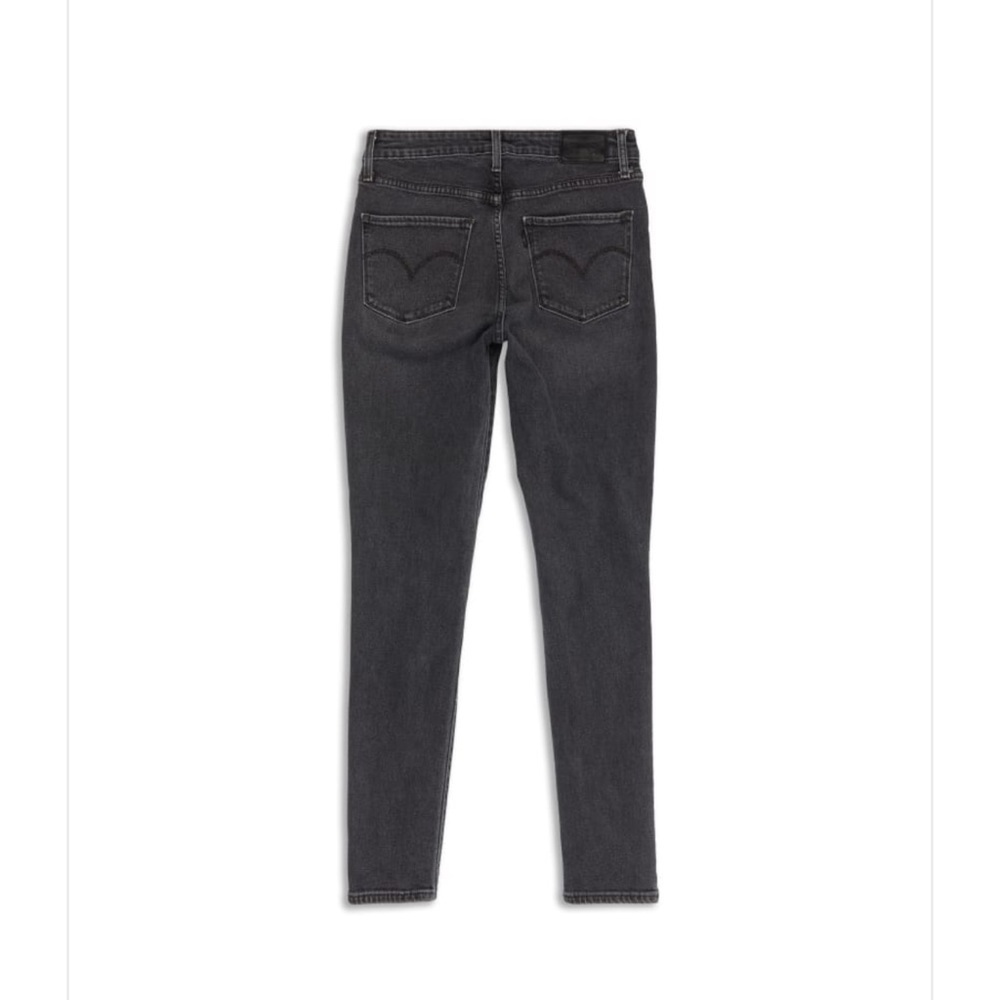 Levi’s - Picture 3 of 3